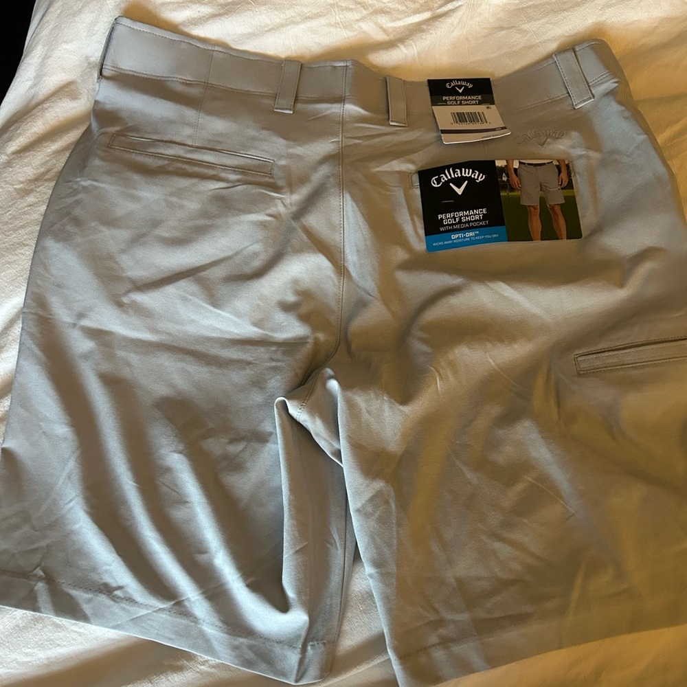 NWT Calloway performance Opti Dri golf shorts. Light gray. Size 36.